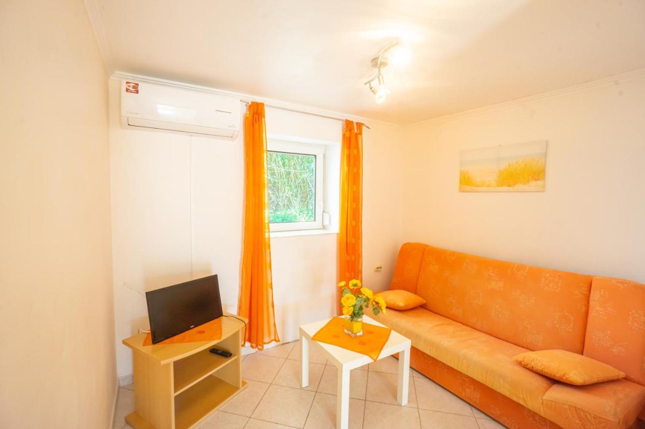 Apartment Coral Metajna Buitenkant foto