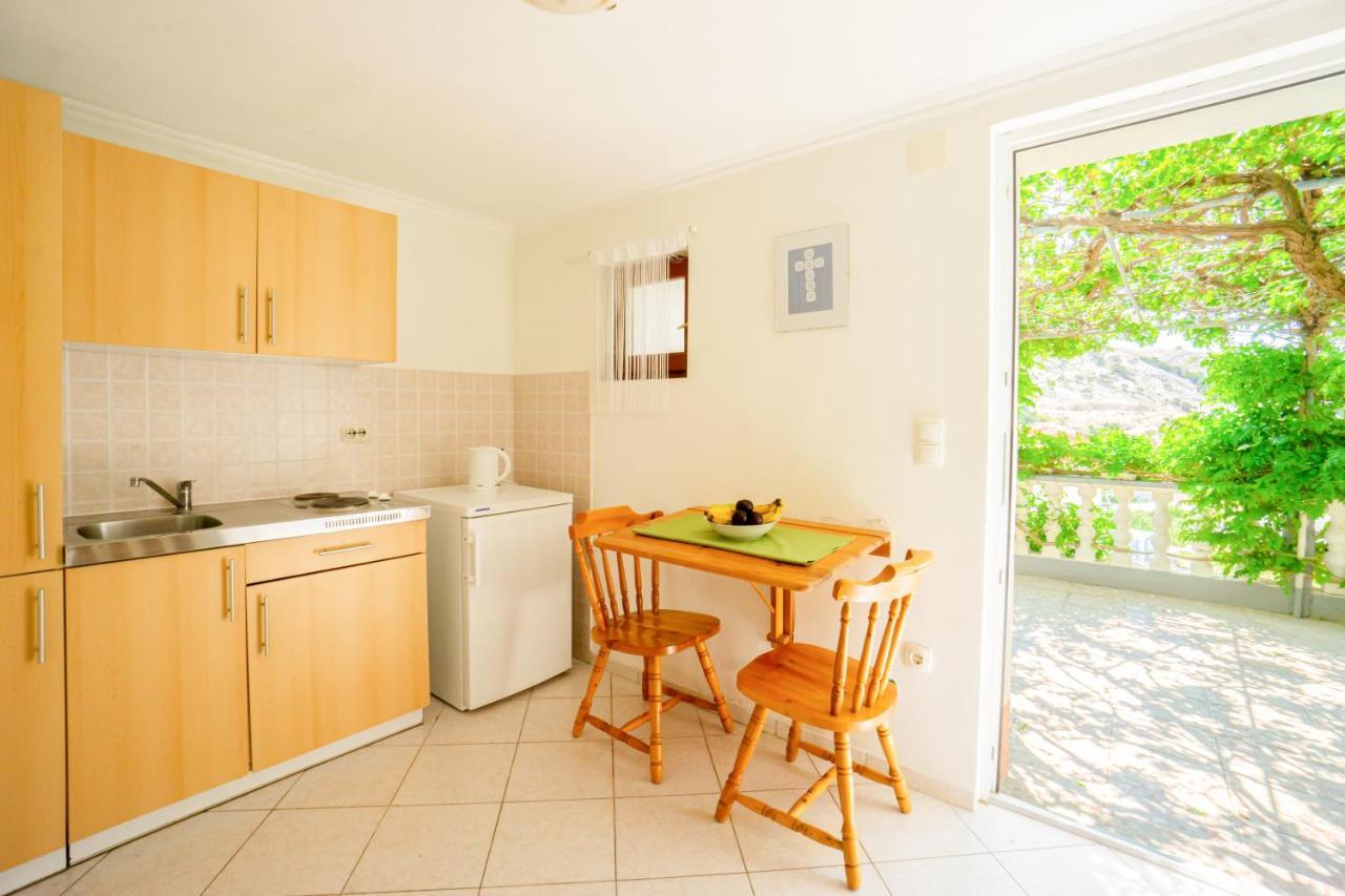 Apartment Coral Metajna Buitenkant foto